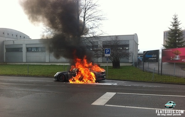 Porsche 991 GT3 on fire
