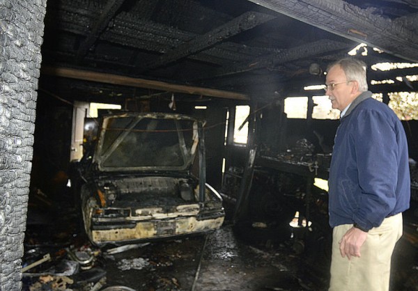 Porsche 914 destroyed in Fire