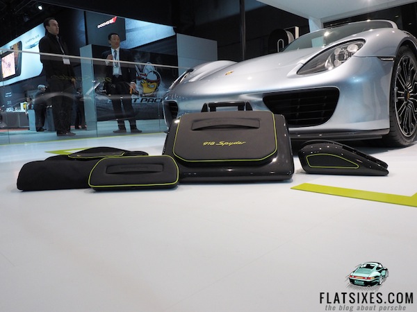 Porsche 918 Luggage