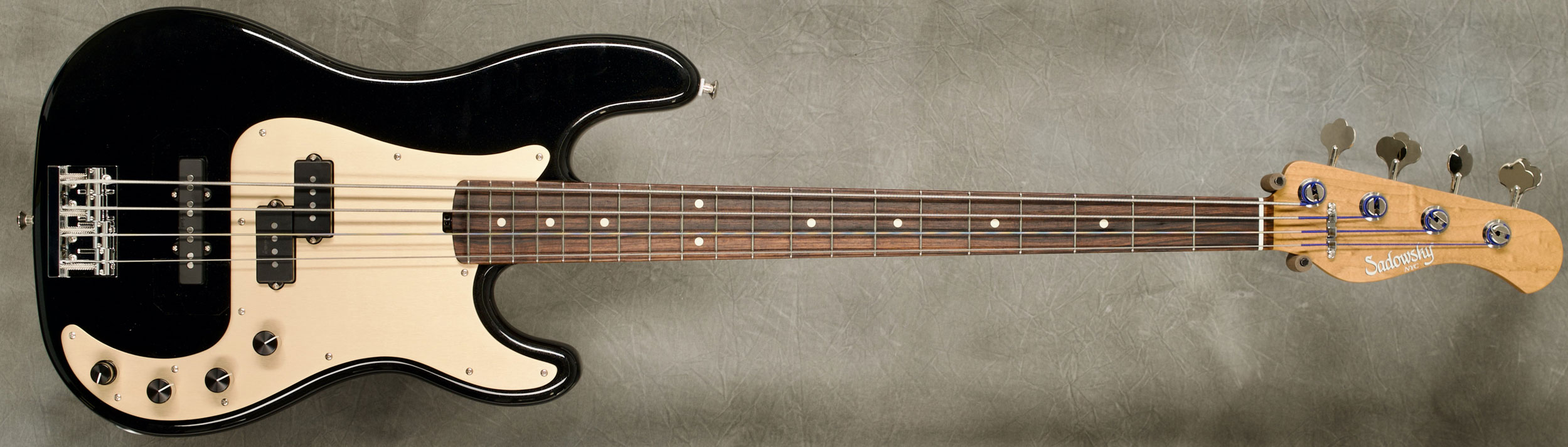 #8528 Pearl Black 4-20 P/J Vintage.