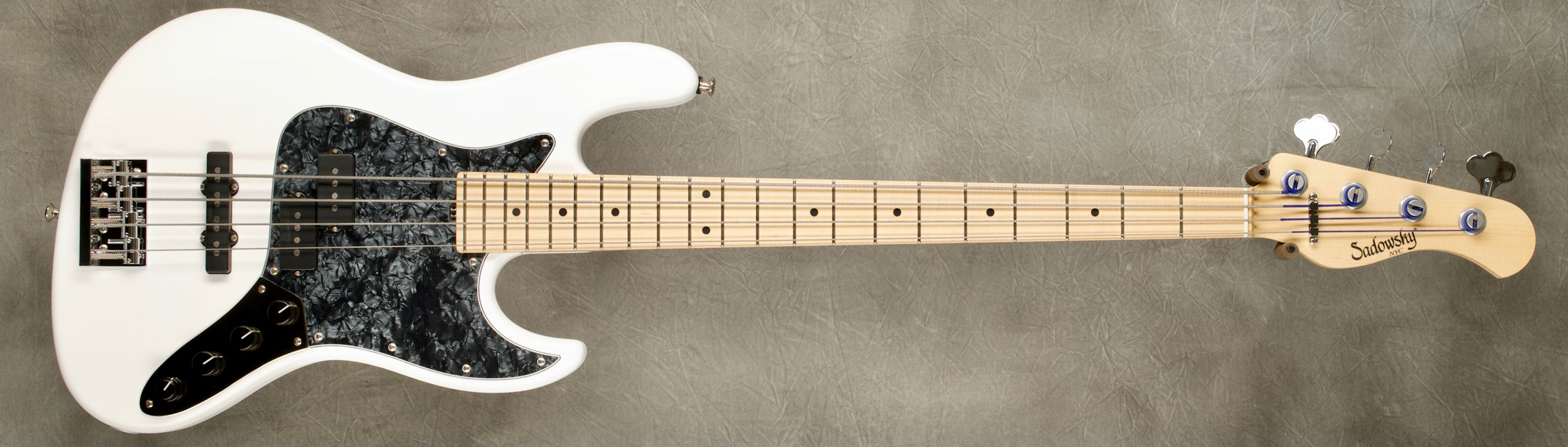 #9468 Satin White Pearl Verdine White 4-21 Vintage.