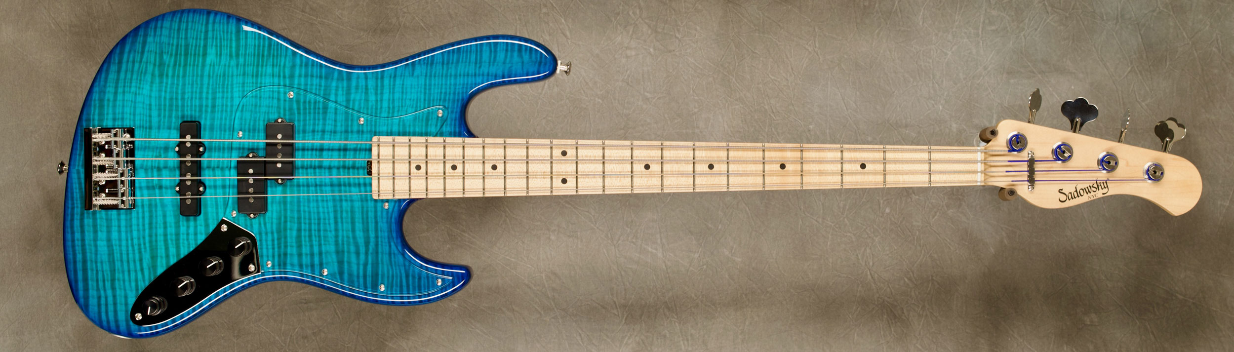 #9464 Bora Blue Burst Verdine White 4-21 Vintage.