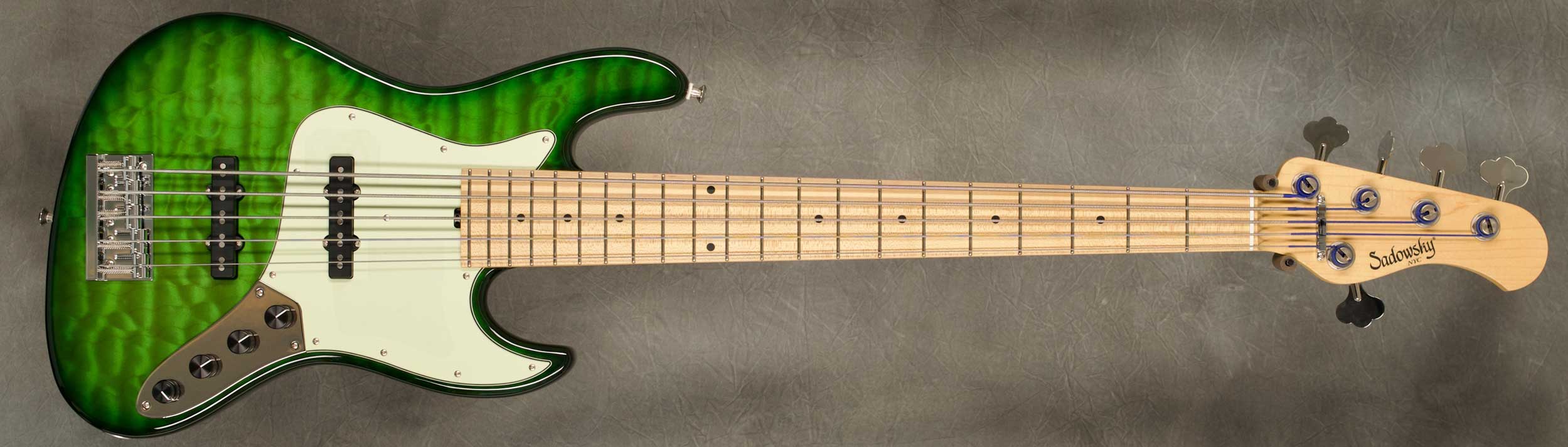 #9032 Green Burst Quilt Top 5-21 Bass. 
