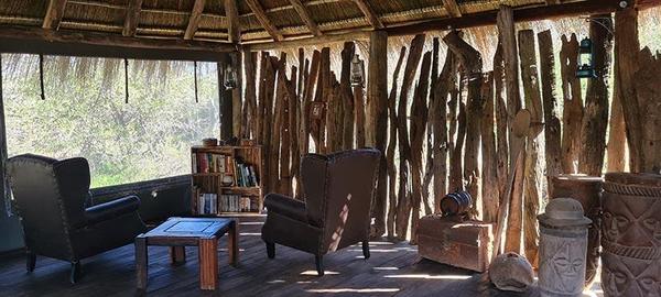 Safari lounge