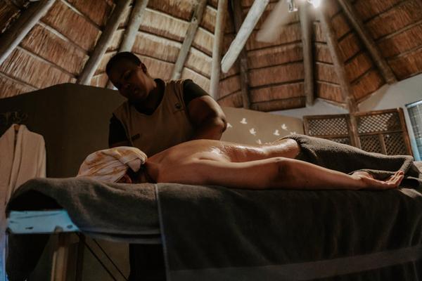 Professional couples’ massages