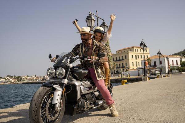 https://www.triumphmotorcycles.com/for-the-ride/news/brand/triumph-feature-in-glass-onion-2022-12-01#msdynttrid=bLI94rHT9RIF2_Cmwfbk0cLX-Y-l6u2bKJvKwXEWn-c