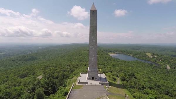 https://www.onlyinyourstate.com/new-jersey/high-point-sunset-nj/?utm_medium=email&utm_source=new-jersey&utm_campaign=newsletter&lctg=0000000000130643&utm_content=nlbuttonB6