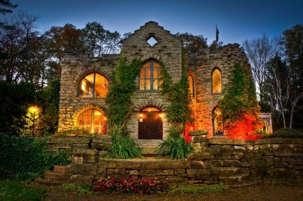https://www.onlyinyourstate.com/new-york/castle-restaurant-ny/?utm_medium=email&utm_source=new-york&utm_campaign=newsletter&lctg=0000000000130643&utm_content=nlbuttonB2