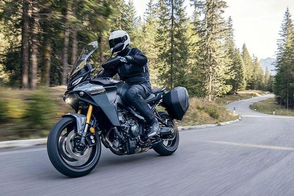 https://www.motorcycle.com/bikes/manufacturer/yamaha/2024-yamaha-tracer-9-gt-review-44593789