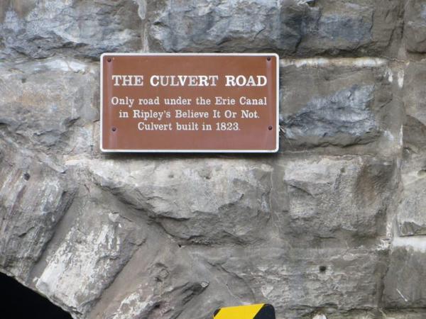 https://www.onlyinyourstate.com/new-york/erie-canal-drive-ny/?utm_medium=email&utm_source=new-york&utm_campaign=newsletter&lctg=0000000000130643&utm_content=nlbuttonB4