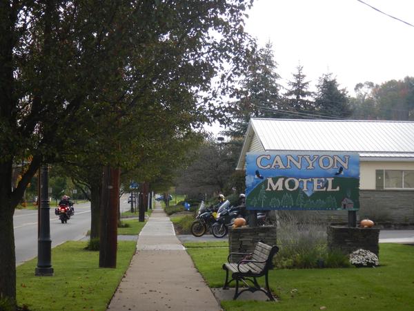 https://canyonmotels.com/