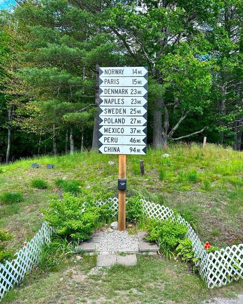 https://www.atlasobscura.com/places/world-traveler-signpost?utm_source=Atlas+Obscura+Daily+Newsletter&utm_campaign=a91ee6e759-EMAIL_CAMPAIGN_2023_12_28&utm_medium=email&utm_term=0_-a91ee6e759-%5BLIST_EMAIL_ID%5D&mc_cid=a91ee6e759&mc_eid=568804ebbf