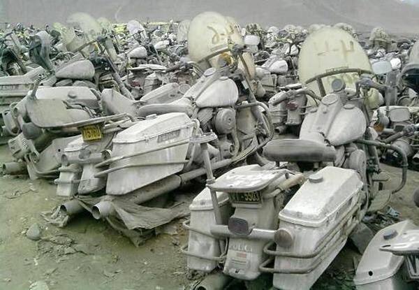 https://youcanttouronasingle.blogspot.com/2014/02/harley-graveyard.html