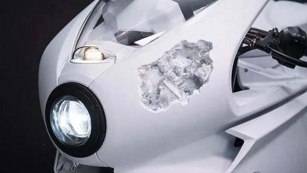 https://www.motorcycle.com/bikes/s-motorcycle-art-mv-agusta-superveloce-arsham-44597761