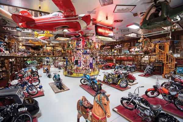 https://www.wnep.com/article/news/local/columbia-county/bills-custom-cycles-for-sale-along-with-huge-parts-inventory-vintage-antique-harley-davidson-motorcycles/523-61feeaf1-dc43-4173-a1cb-fe662d201cf0