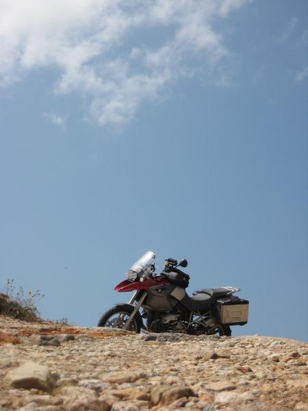 https://adventuremotorcycle.com/tech-n-tips/how-to-survive-adventure-ride?utm_source=sendinblue&utm_campaign=2023-05-15_Newsletter&utm_medium=email