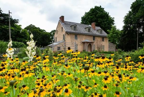 https://www.onlyinyourstate.com/pennsylvania/bartrams-garden-pa/?utm_medium=email&utm_source=pennsylvania&utm_campaign=newsletter&lctg=0000000000130643&utm_content=nlbuttonB6