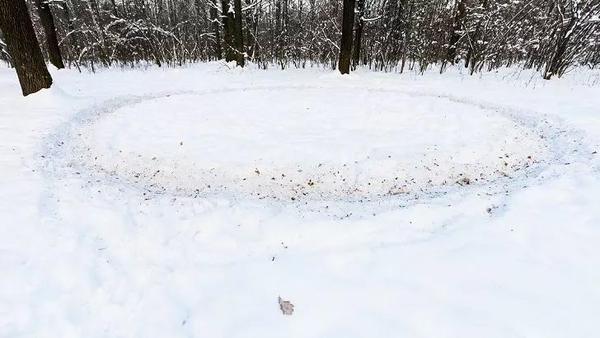 https://www.coasttocoastam.com/article/ufo-creates-snow-circle-in-oregon/