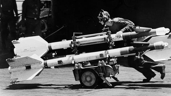 https://www.popularmechanics.com/military/weapons/a35701747/sidewinder-missile-story/?source=nl&utm_source=nl_pop&utm_medium=email&date=123021&utm_campaign=nl26173785&utm_term=AAA%20--%20High%20Minus%20Dormant%20and%2090%20Day%20Non%20Openers