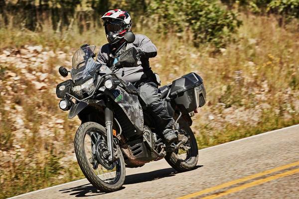 https://adventuremotorcycle.com/bikes/kawasaki-2022-klr-650-review