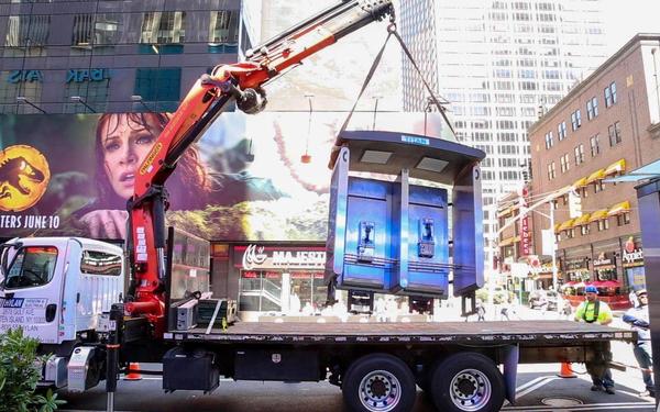 https://www.atlasobscura.com/articles/last-public-payphone-new-york-museum?utm_source=Atlas+Obscura+Daily+Newsletter&utm_campaign=924138de75-EMAIL_CAMPAIGN_2022_08_02&utm_medium=email&utm_term=0_f36db9c480-924138de75-63244449&mc_cid=924138de75&mc_eid=568804ebbf