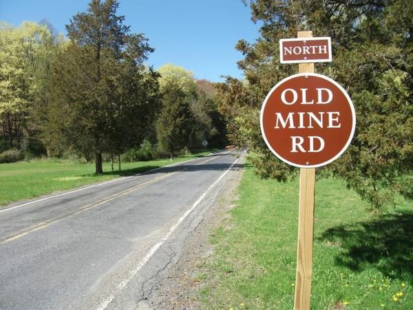 https://www.onlyinyourstate.com/new-jersey/take-this-road-to-nowhere-in-new-jersey-to-get-away-from-it-all/?utm_medium=email&utm_source=new-jersey&utm_campaign=newsletter&lctg=0000000000130643&utm_content=nlbuttonB6
