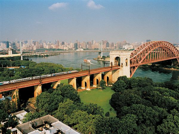 https://www.atlasobscura.com/articles/sunken-treasure-hell-gate-new-york-east-river