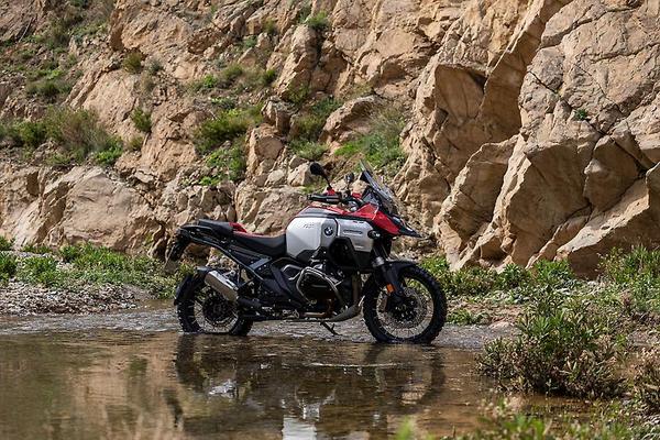 https://www.bmwmotorcycles.com/en/models/adventure/r1300gs.html