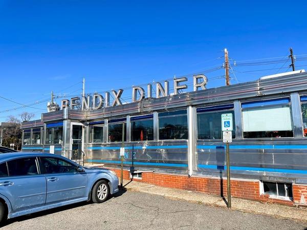 https://thedigestonline.com/dining/bendix-diner-listed-for-sal