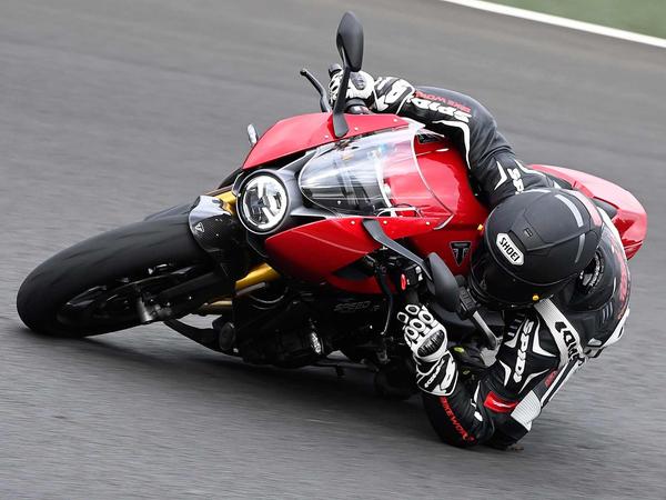 https://www.cycleworld.com/story/motorcycle-reviews/2022-triumph-speed-triple-1200-rr-first-ride/?utm_source=sendinblue&utm_campaign=CYW%20Sunday%20Best%20120621&utm_medium=email