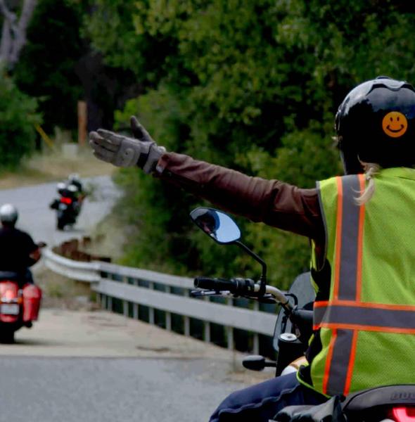 https://ironandair.com/the-death-of-the-motorcycle-hand-signal/?omhide=true&mc_cid=4fffb3f0d4&mc_eid=a4955894d9