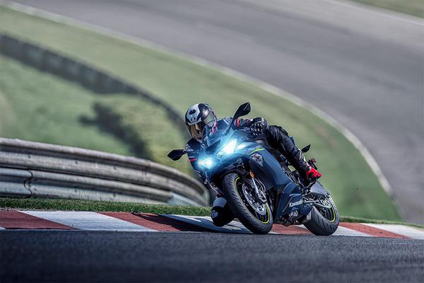 https://www.kawasaki.com/en-us/motorcycle/ninja/supersport/ninja-zx-6r