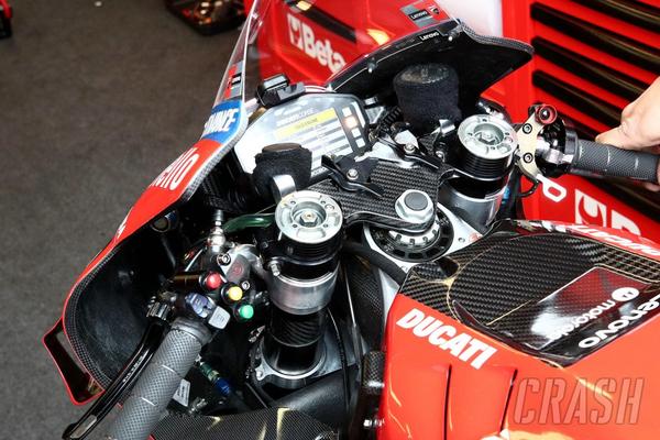 https://www.crash.net/motogp/news/1014768/1/motogp-riders-get-new-red-flag-button-future