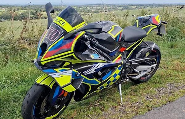 https://www.motorcyclenews.com/news/2024/august/north-yorkshire-police-bmw-m1000rr-superbike/