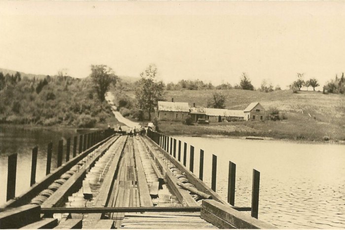 https://www.onlyinyourstate.com/vermont/historic-floating-bridge-in-vt/?lctg=0000000000130643