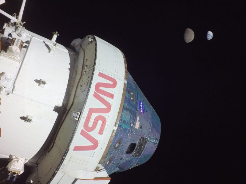 https://earthsky.org/spaceflight/artemis-1-orbits-the-moon-uncrewed/?utm_source=EarthSky+News&utm_campaign=6ee13c3535-EMAIL_CAMPAIGN_2018_02_02_COPY_01&utm_medium=email&utm_term=0_c643945d79-6ee13c3535-394351805&mc_cid=6ee13c3535&mc_eid=f880efcf2a
