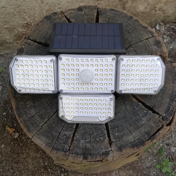 Lámpara solar cuádruple rotativa