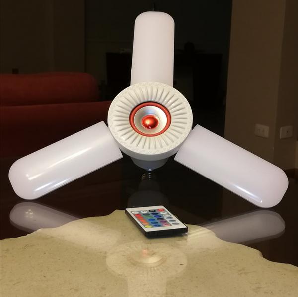 Lámpara parlante deformable