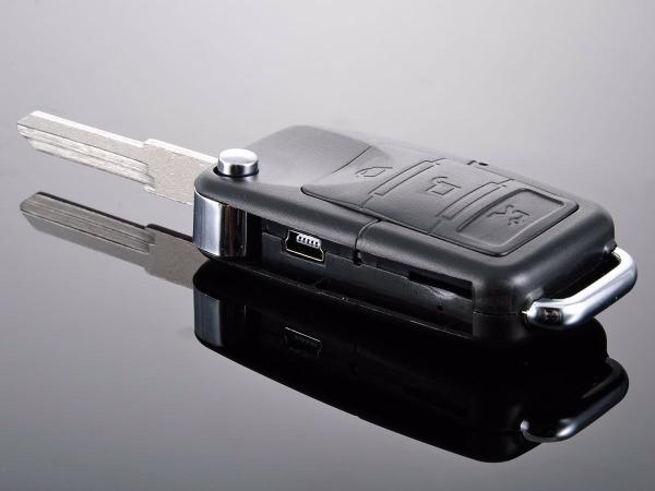 Cámara espia en forma de llave de auto