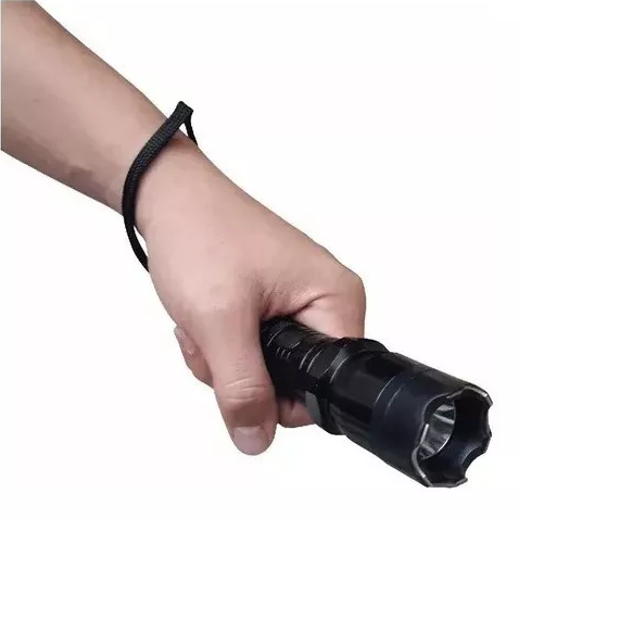 Linterna táctica de autodefensa