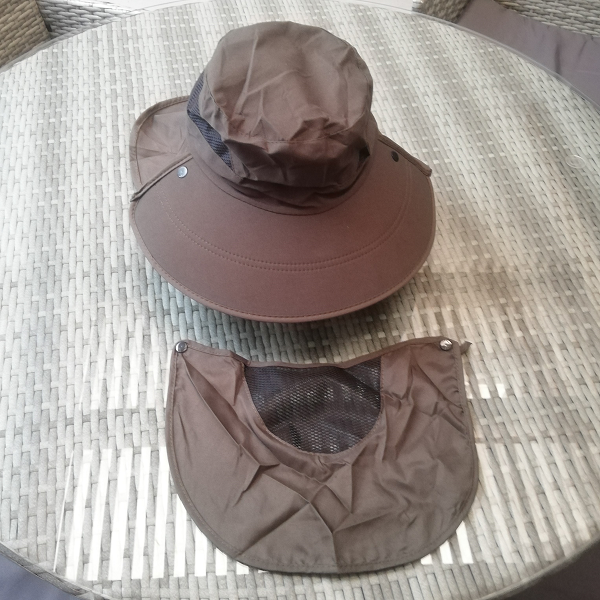 Sombrero con Protección de Cuello y Rostro