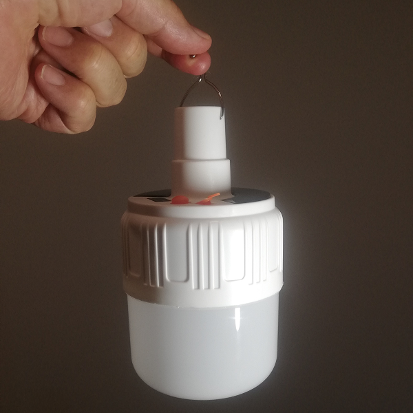 Foco Recargable y Solar de Emergencia