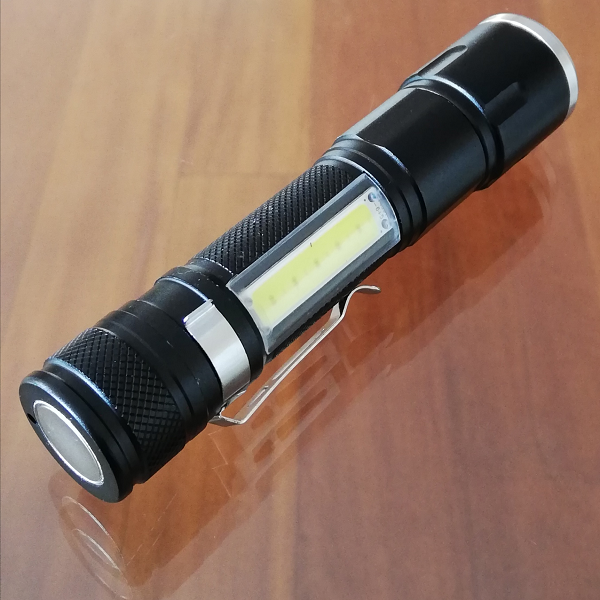 Linterna Doble Luz e Imán