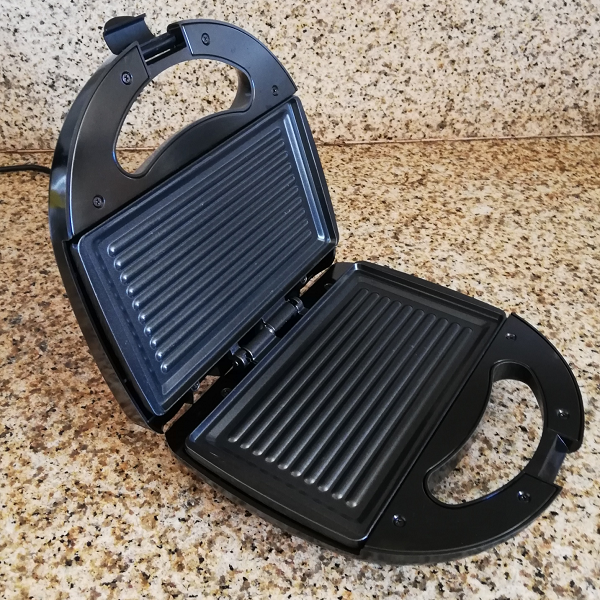 Sanduchera y Grill Asador