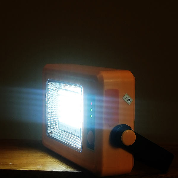 Lámpara Solar Portable Multifuncional