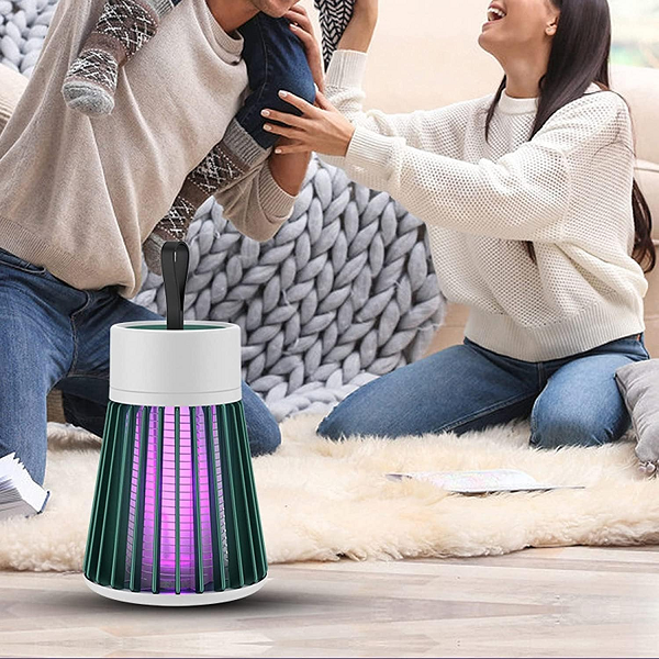 Mini lámpara mata insectos