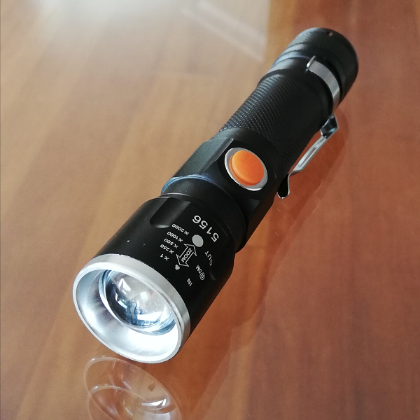 Linterna doble luz e imán