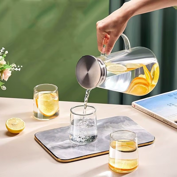 Jarra de Vidrio con Tapa 1800ml.