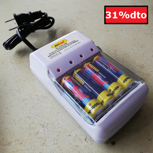 Cargador con 4 pilas recargables AA