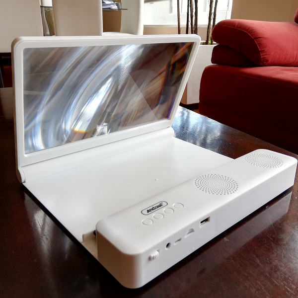 Amplificador de pantalla con parlante